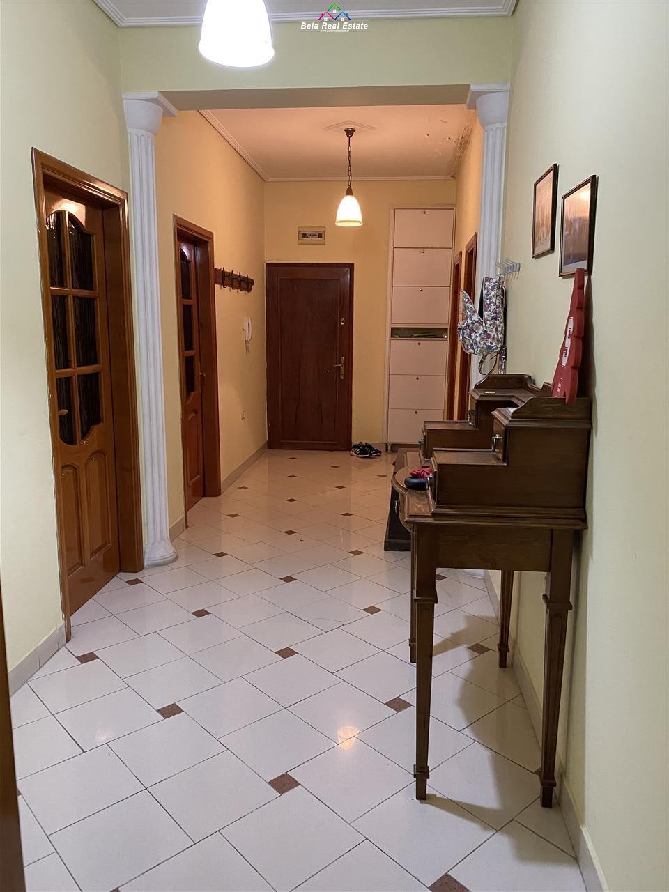 apartament-me-qera-per-vajza-2-1-qender-mine-peza (4)