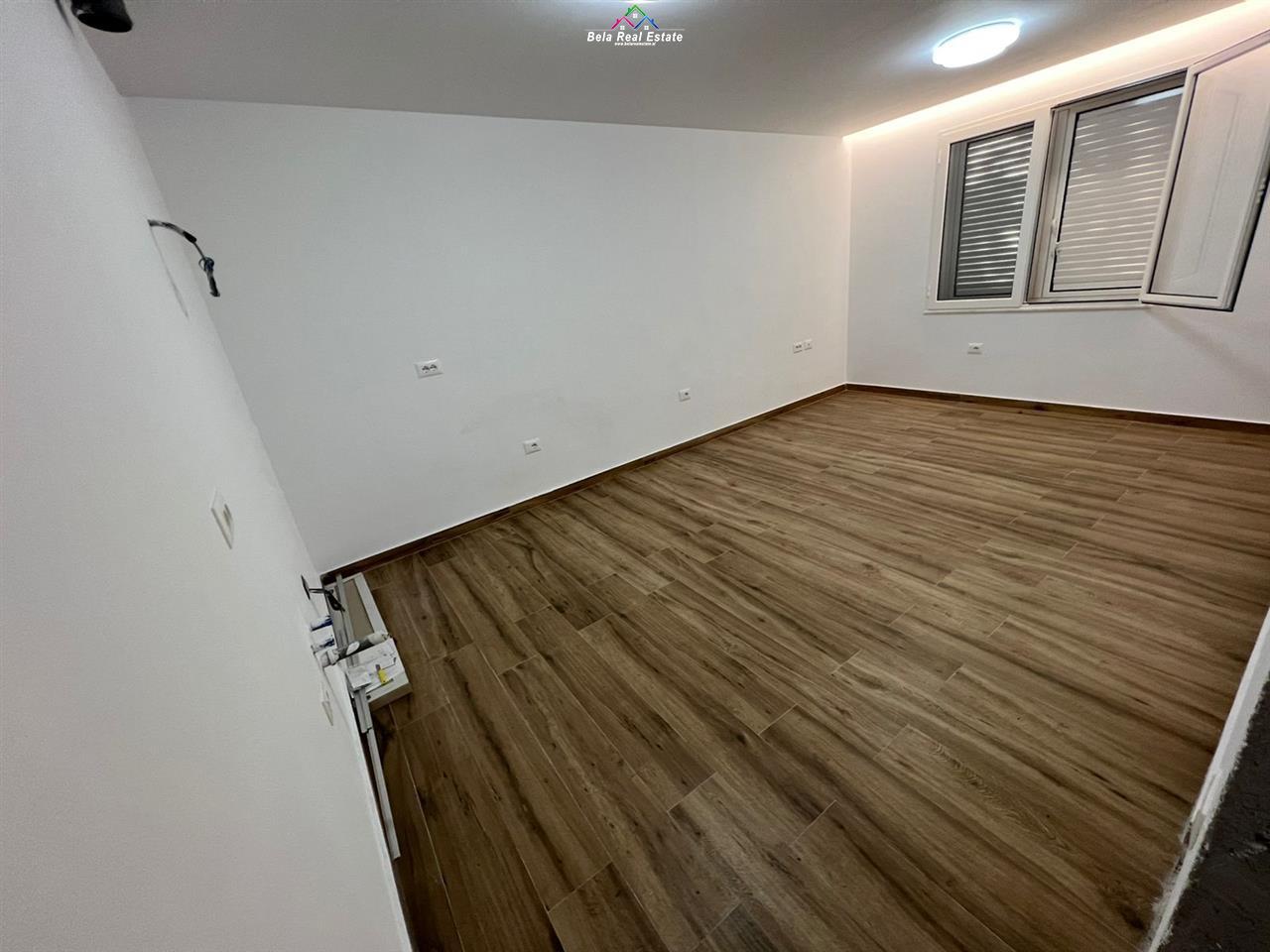 jepet-ambient-me-qera-per-zyra-kurse-gjuhesh-ose-bisnes (4)